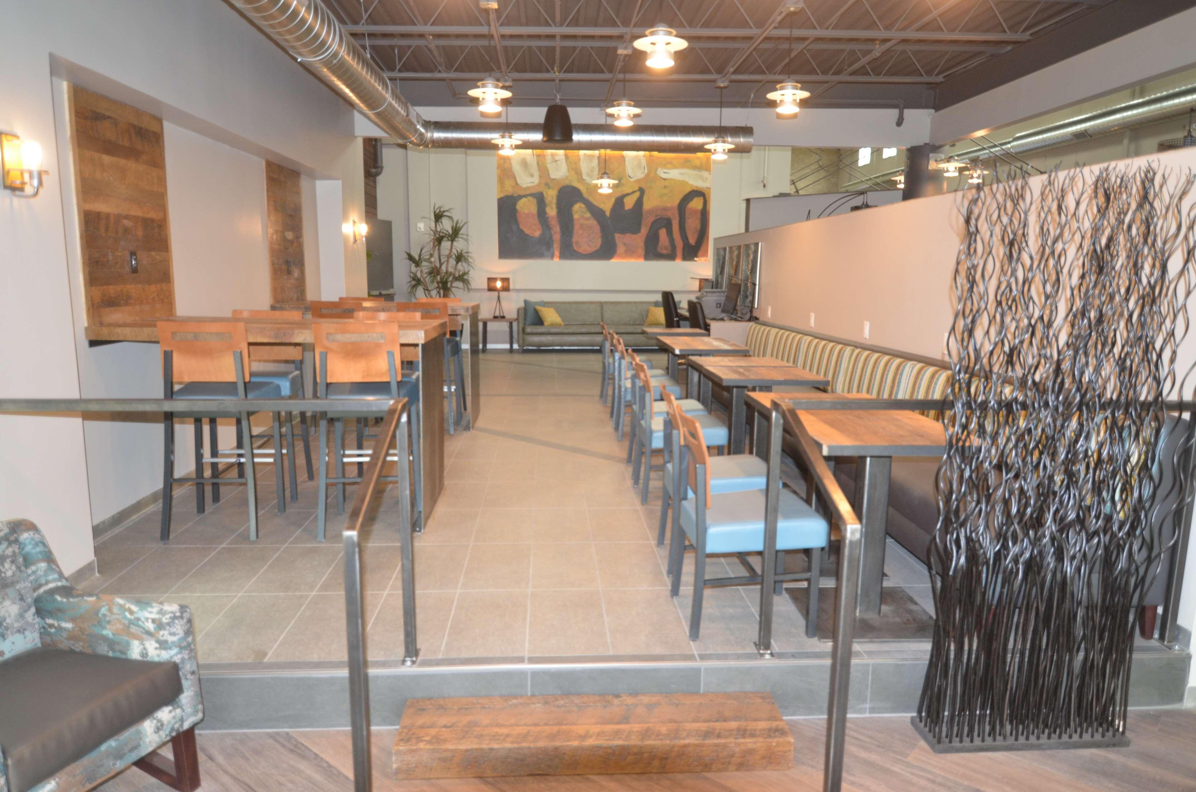ベストウェスタン プラス オコトクス イン アンド スイーツ Okotoks エクステリア 写真