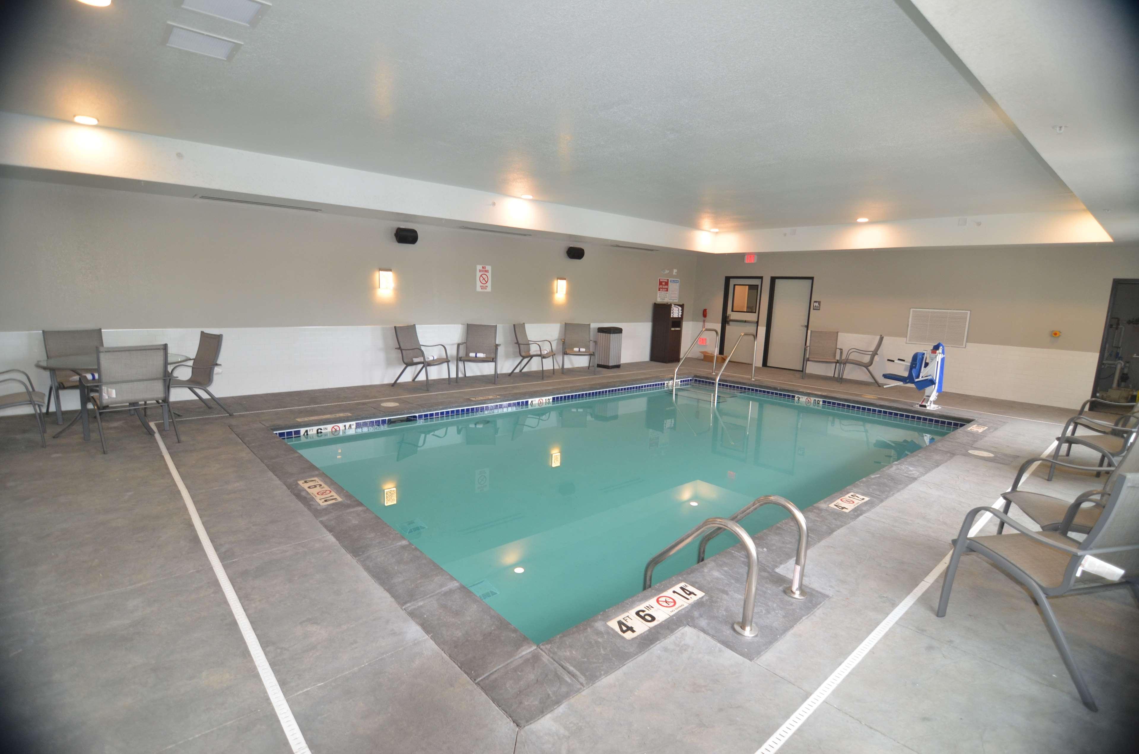 ベストウェスタン プラス オコトクス イン アンド スイーツ Okotoks エクステリア 写真